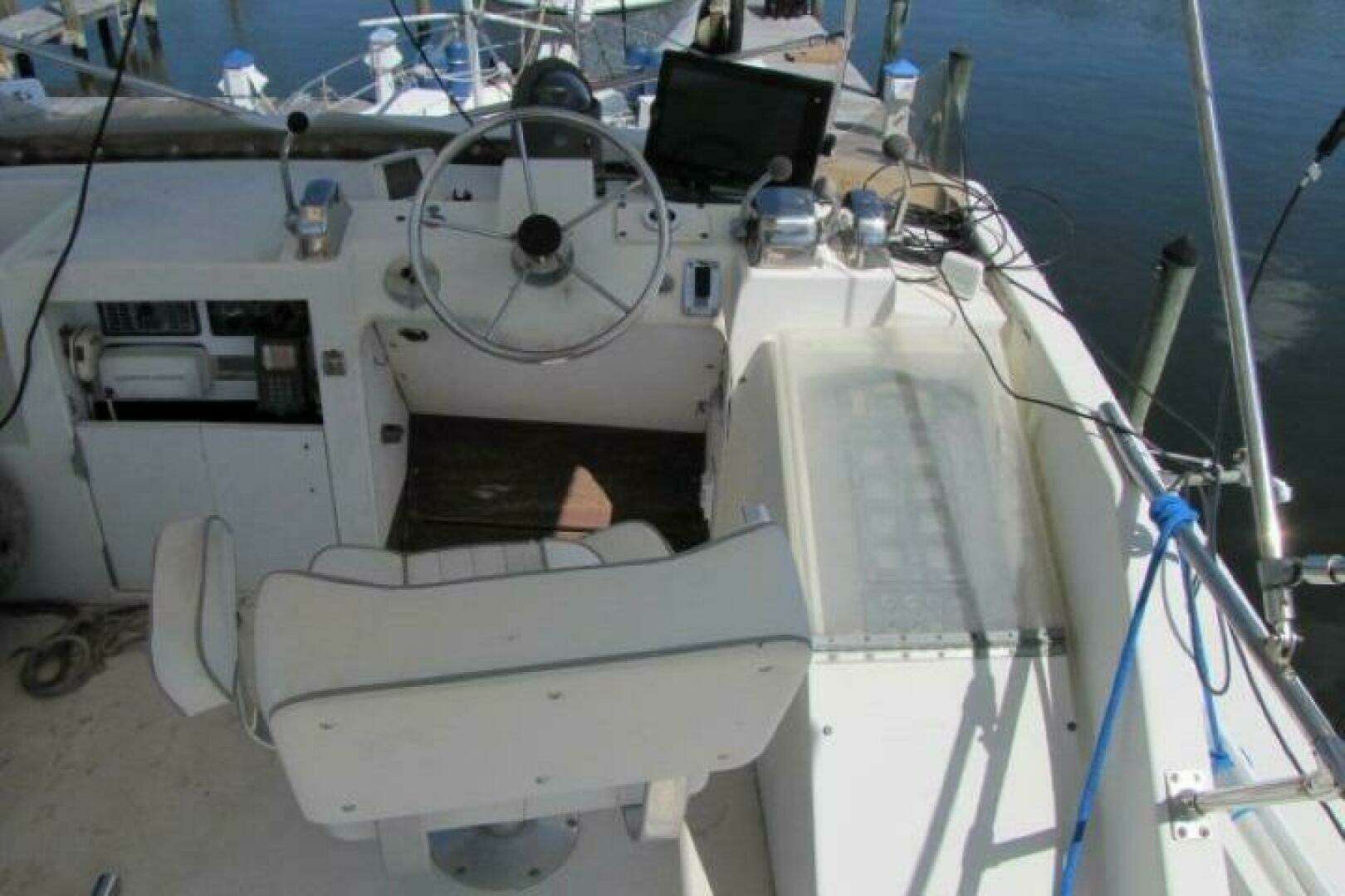 1973 Chris-Craft 55 Commander - Image 6