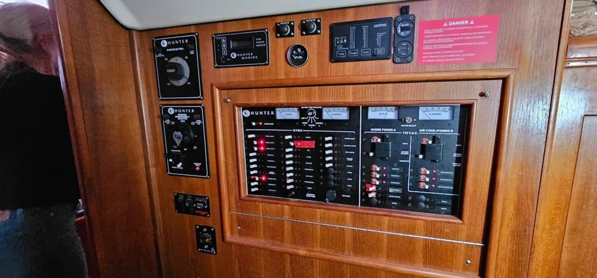 2002 Hunter 420 - Image 22