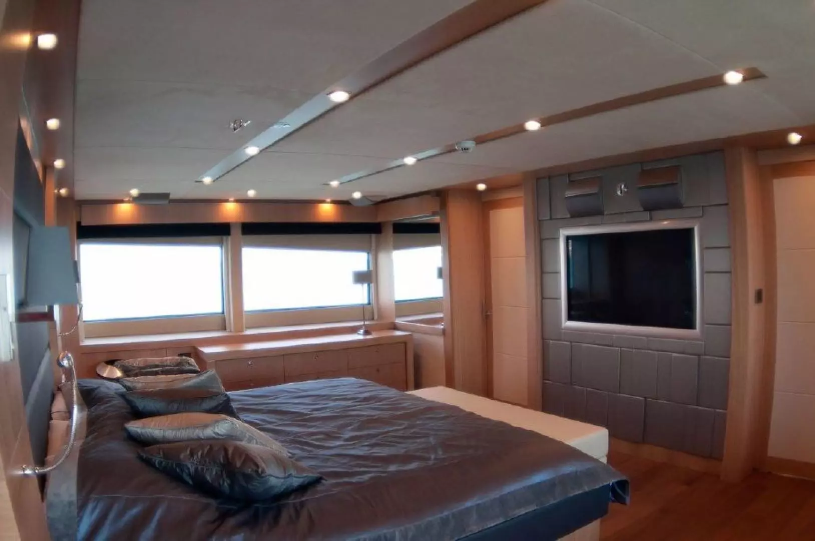 2011 Sunseeker Yacht - Image 41