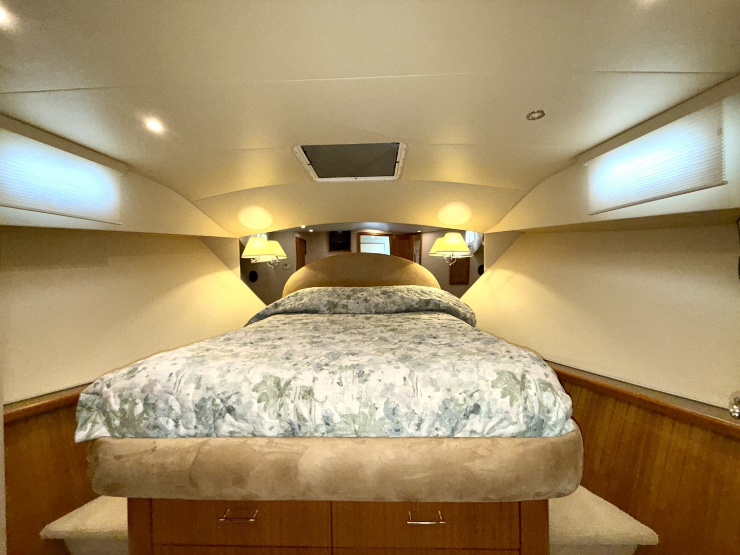2001 Pacific Mariner — - Image 24