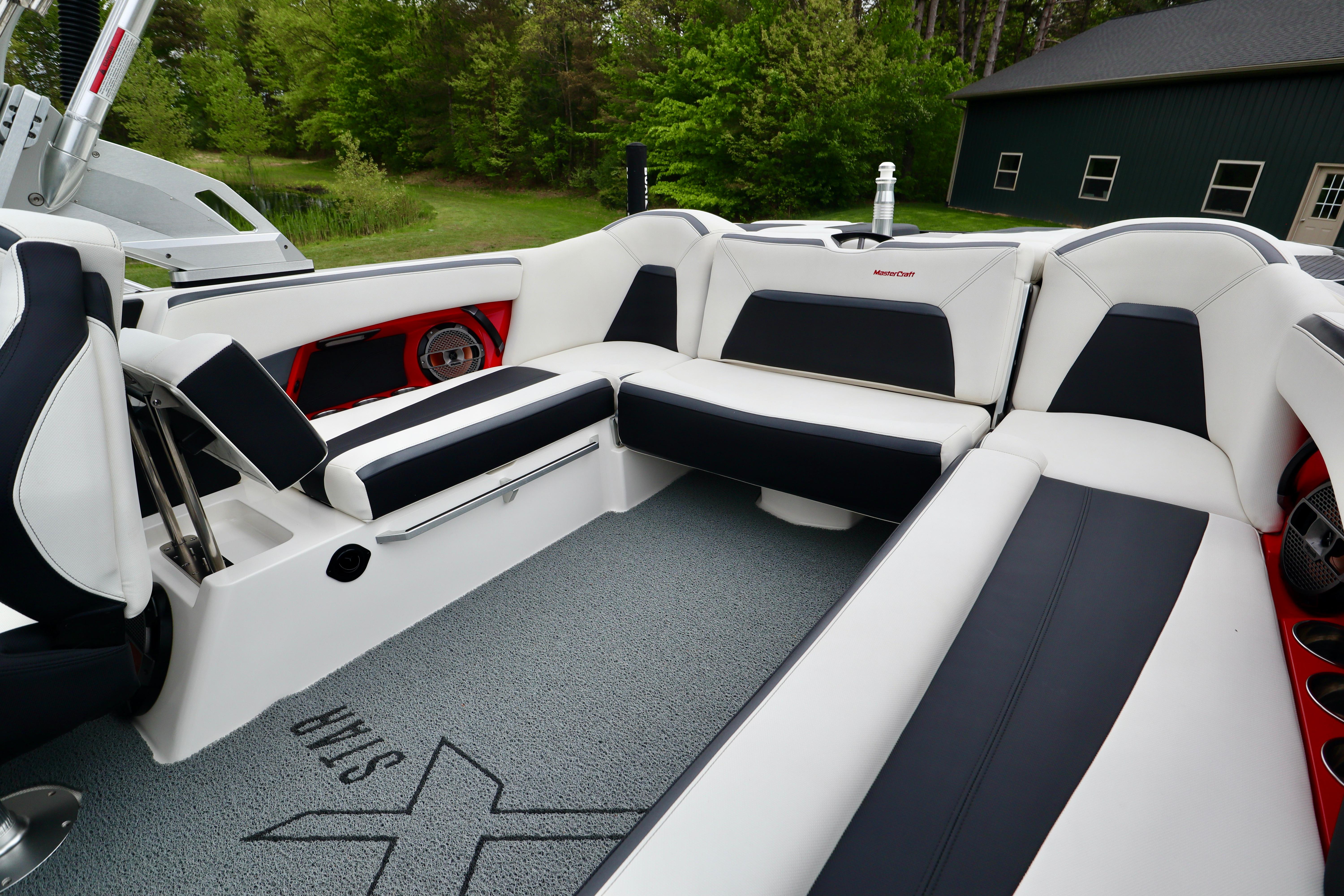 2019 MasterCraft XStar - 24