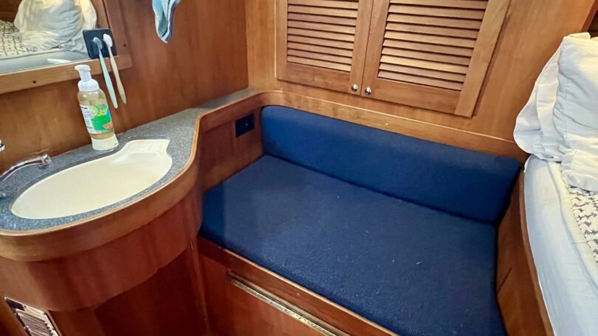 1999 Sabre 402 Sail - Image 8