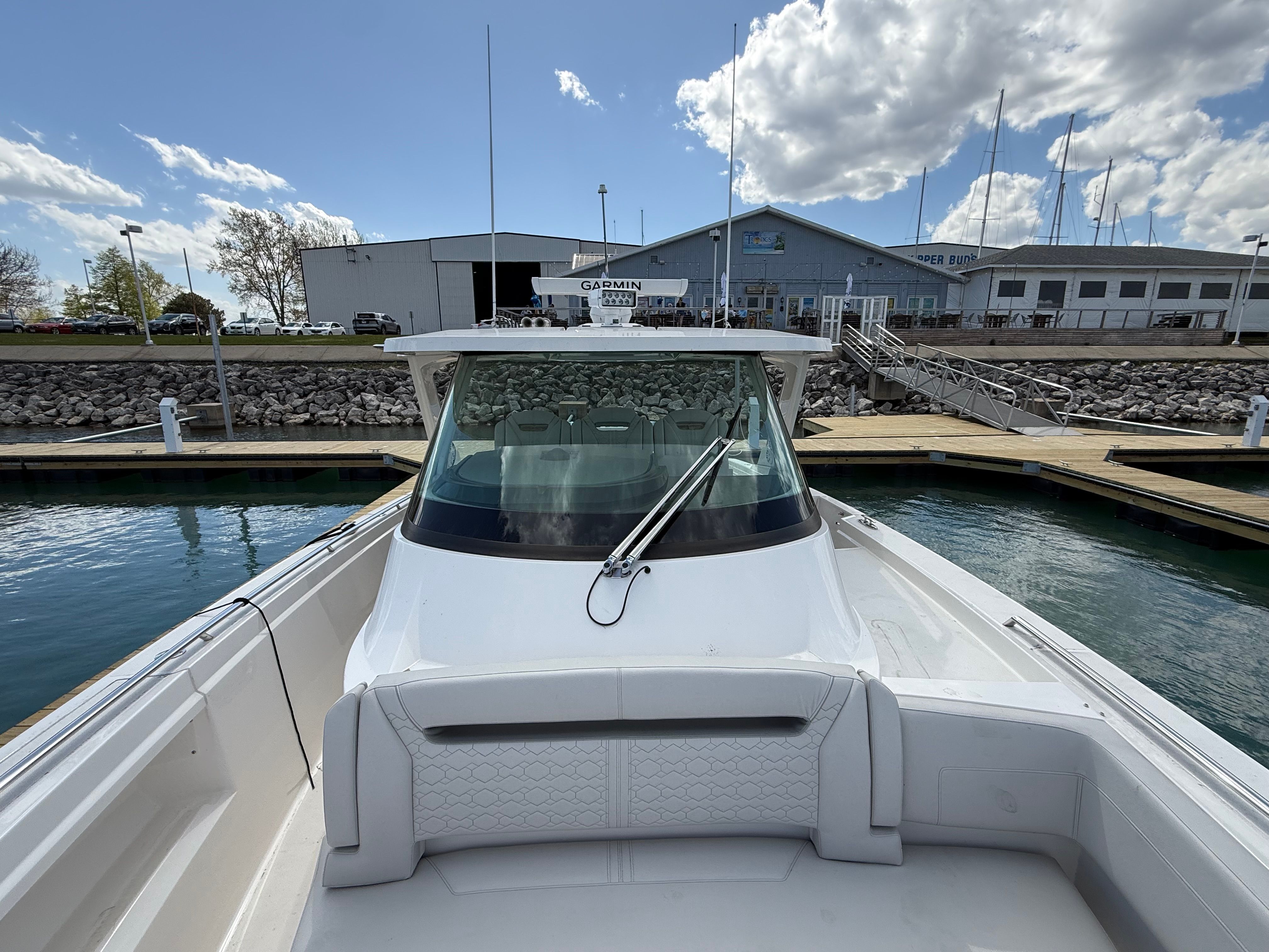 2024 Tiara Yachts 38 LS - 28