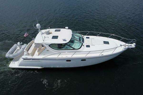 2006 Tiara Yachts 43 Sovran