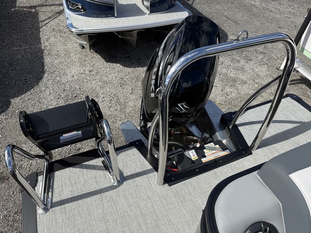 2026 Tahoe LTZ - 23 FT Versatile Rear Lounger - 20