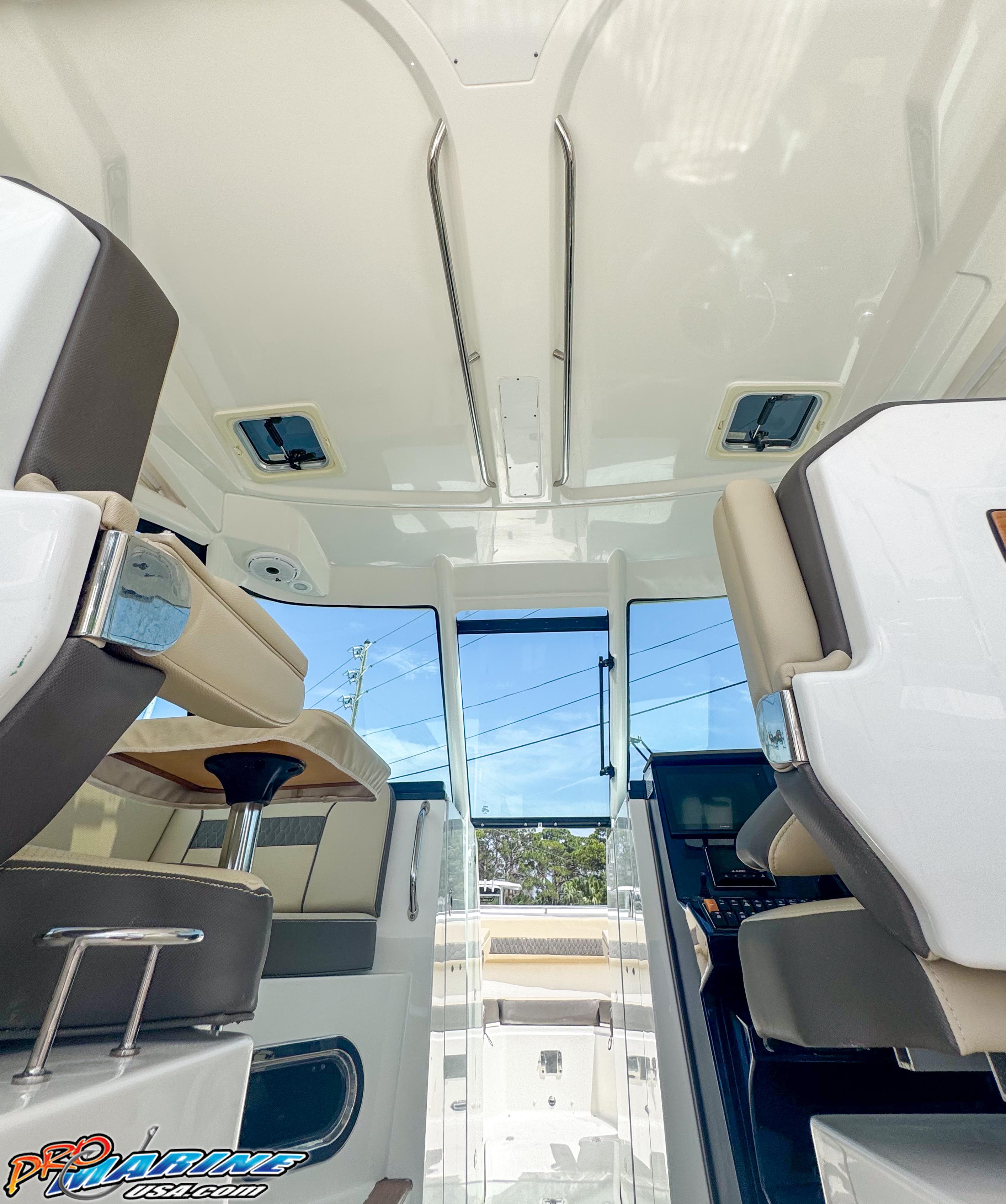 2021 Pursuit DC 326 Dual Console - 61