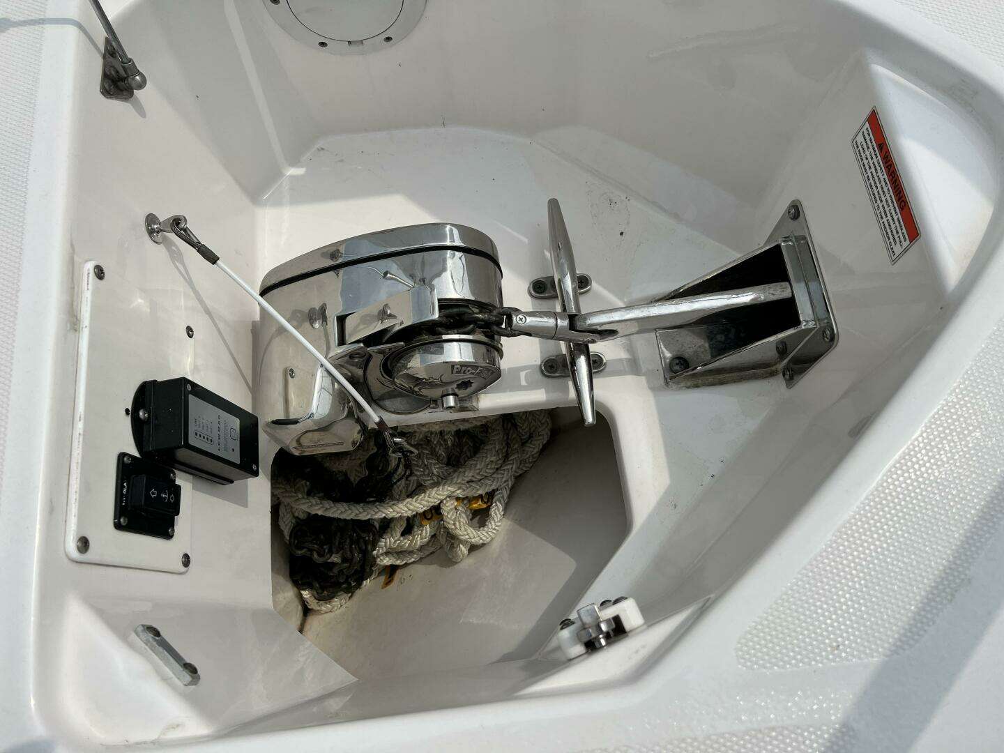 2012 Everglades 350 LX - Image 74