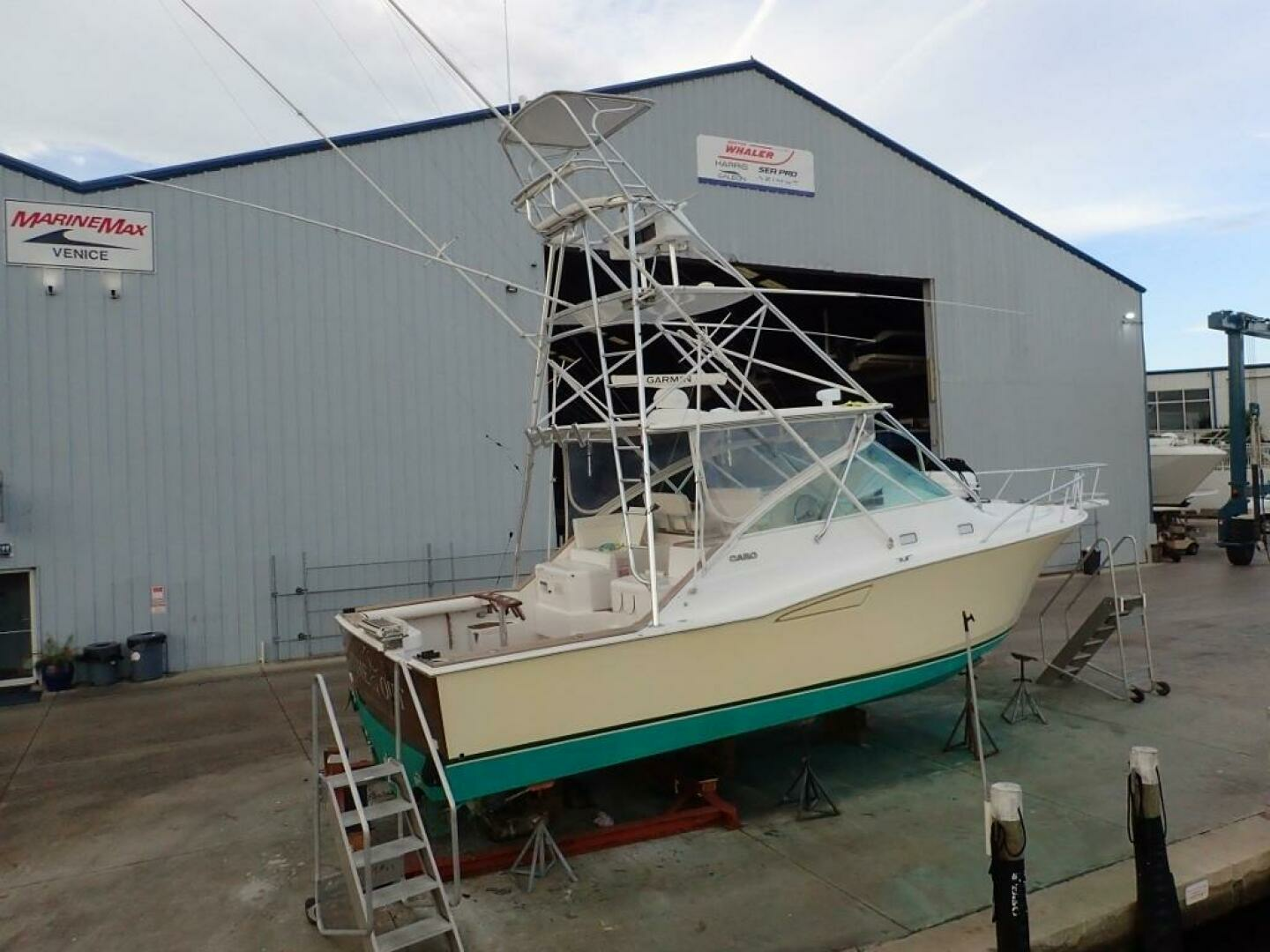 2000 Cabo 35 Express - Image 18