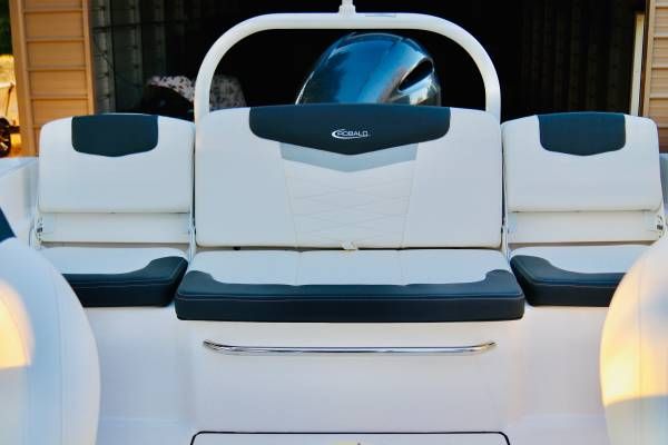 2022 Robalo R207 Dual Console - 16