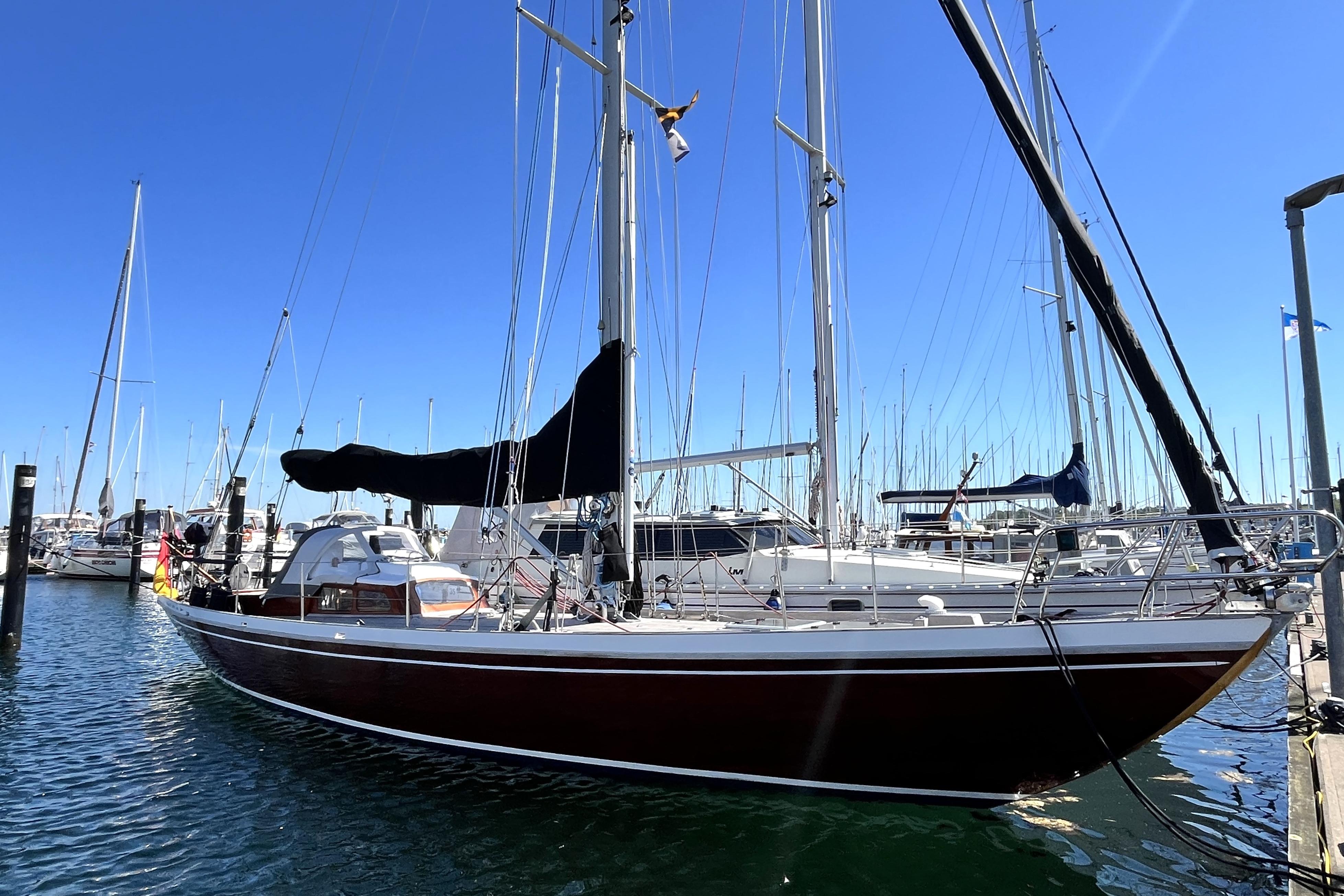 1956 Sailboat 12m mahogany
