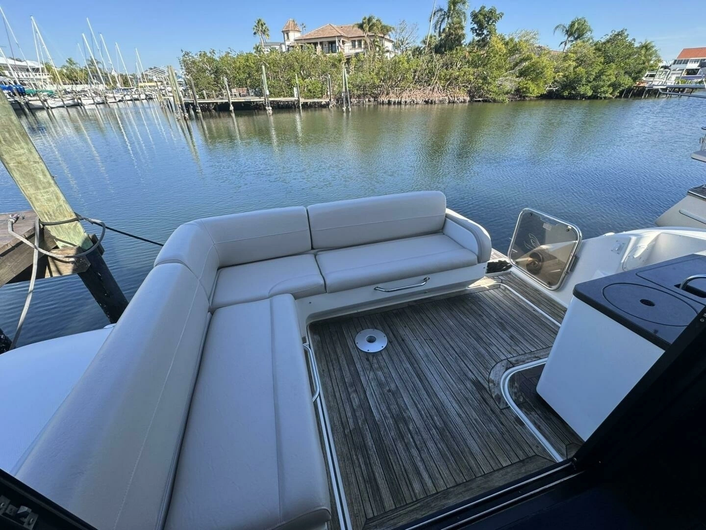2016 Sea Ray 470 Sundancer - Image 28
