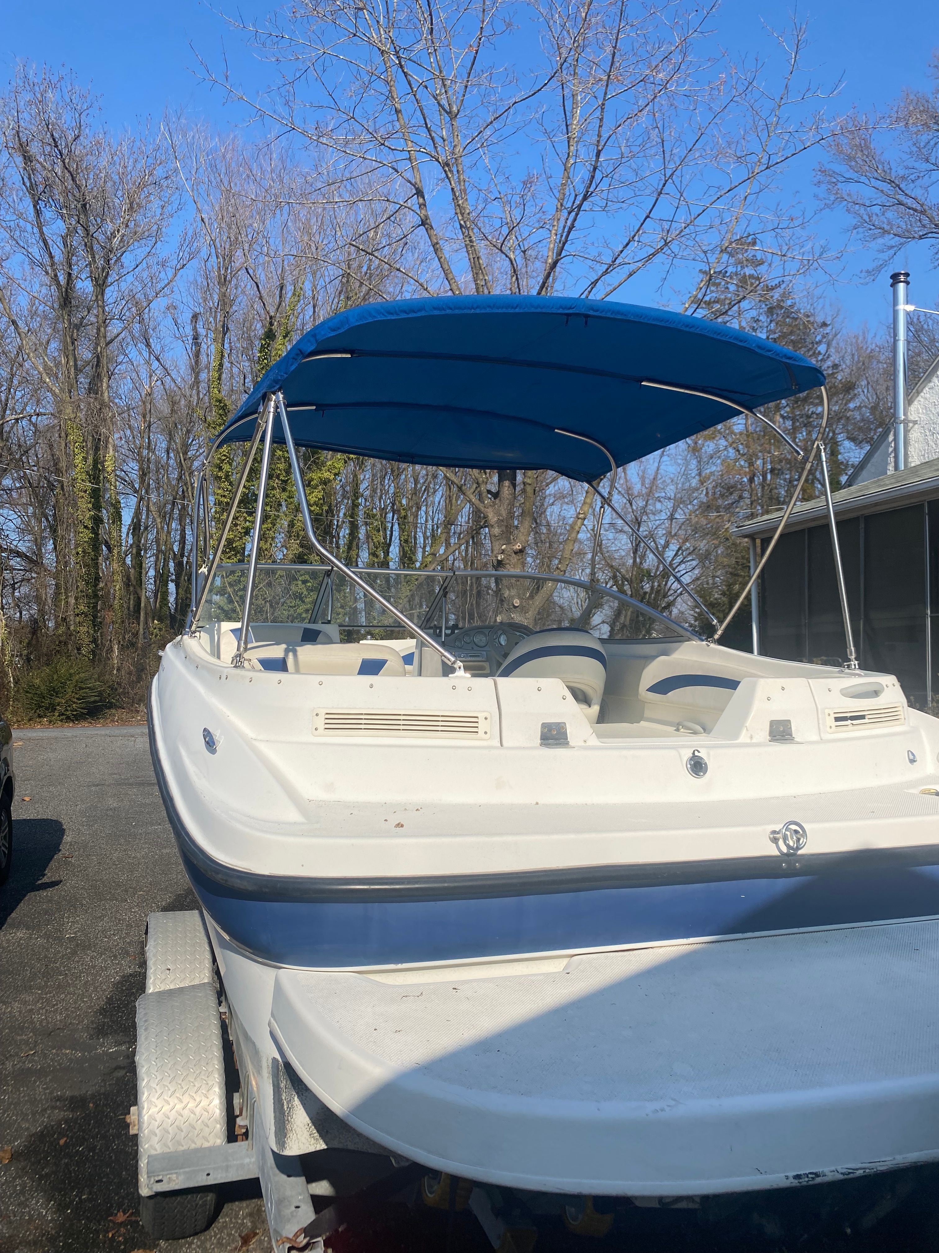 2005 Bayliner 219