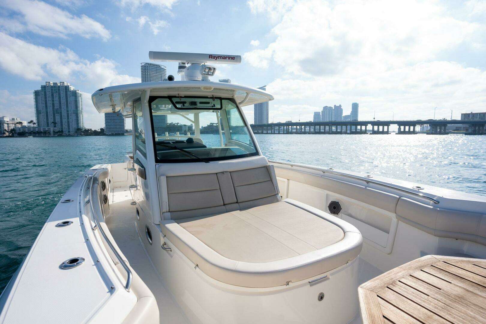2020 Boston Whaler 380 Outrage Center Console - Image 16