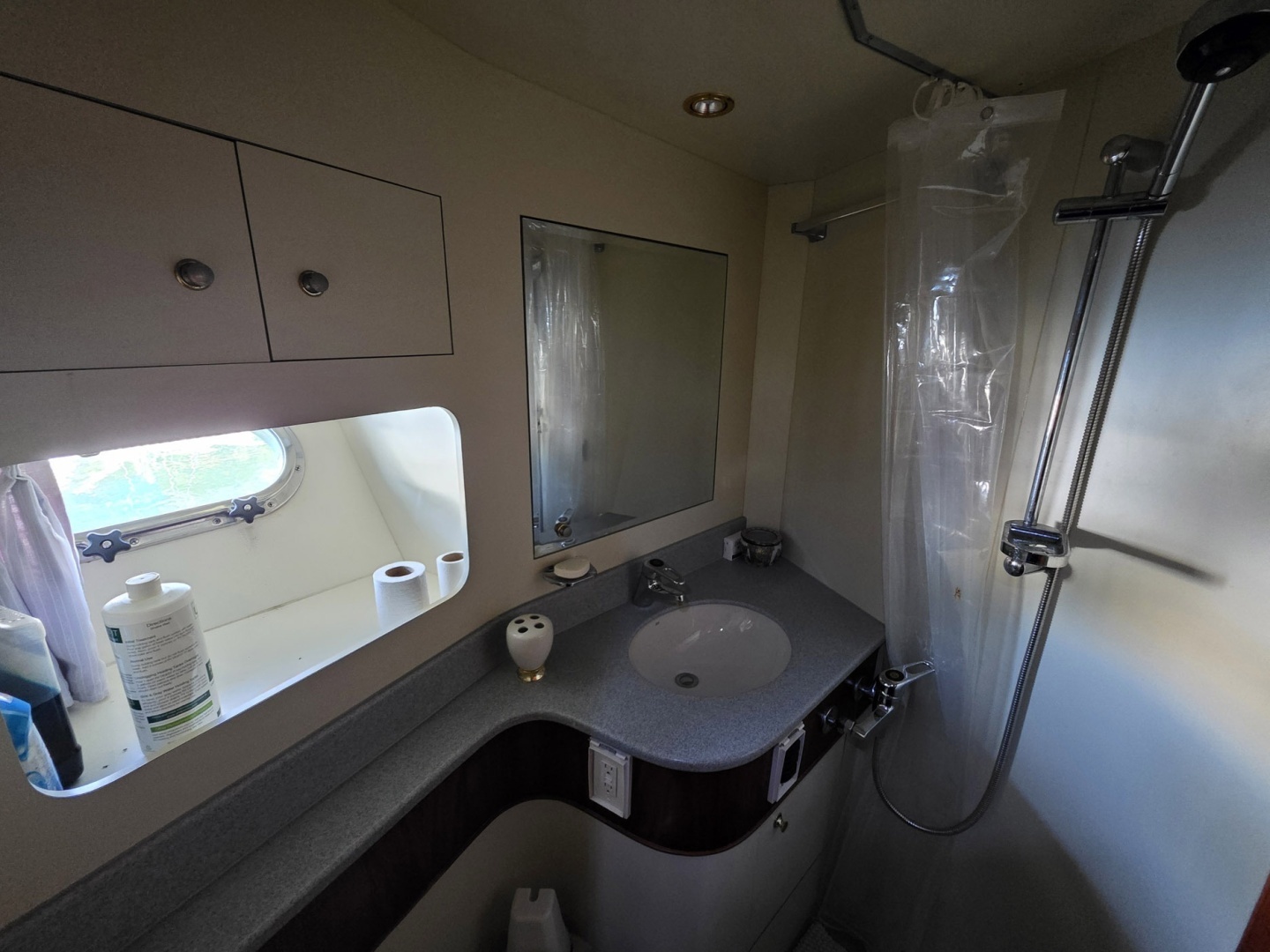 2001 Horizon Sundeck - Image 17