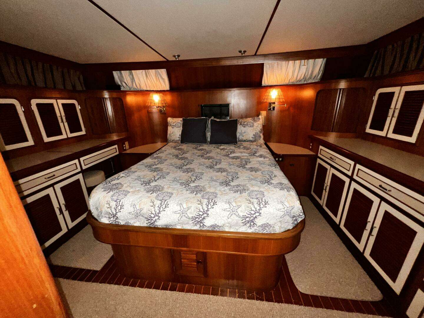 1989 Hi-Star 48 Sundeck - Image 49