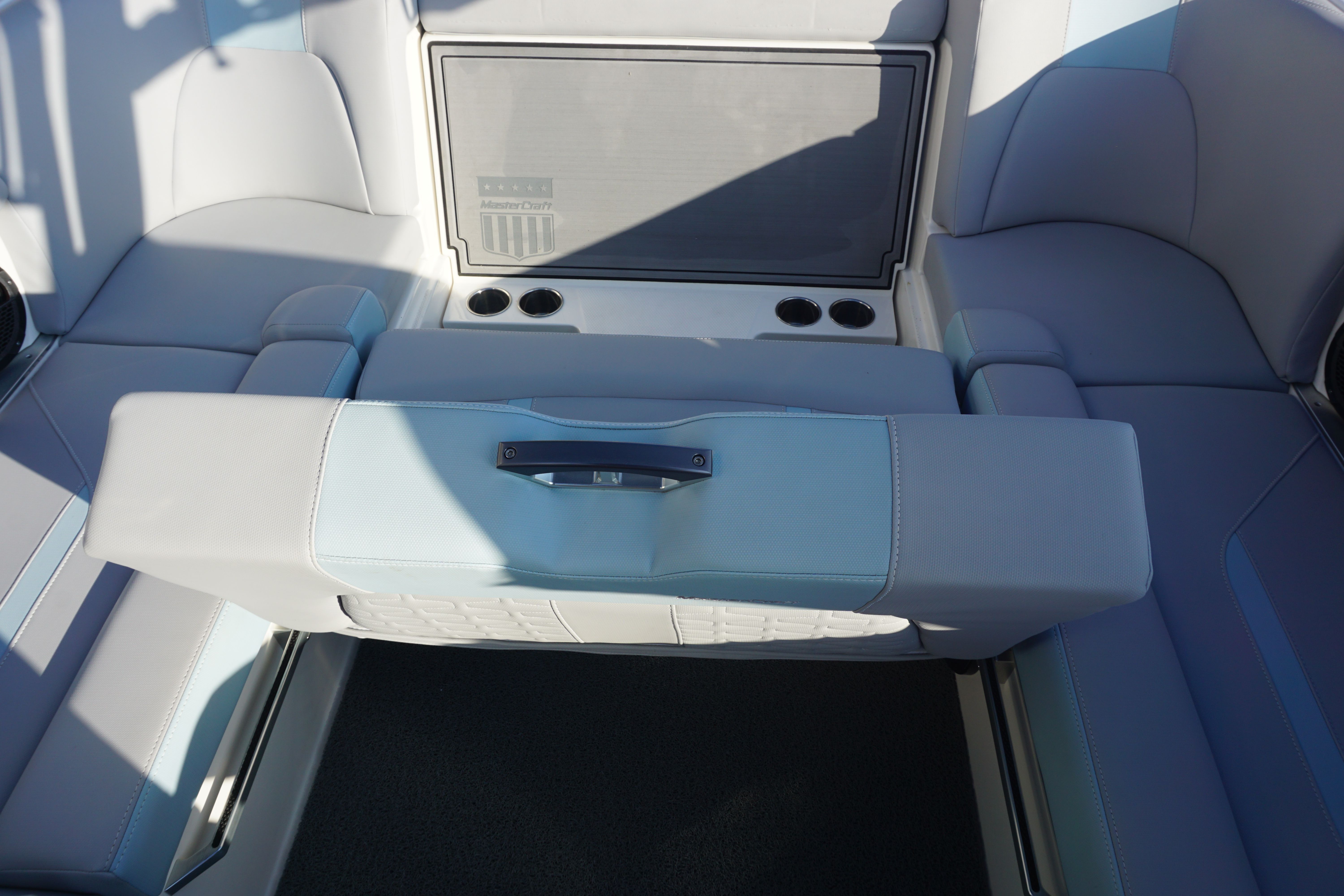 2022 MasterCraft X24 - 33