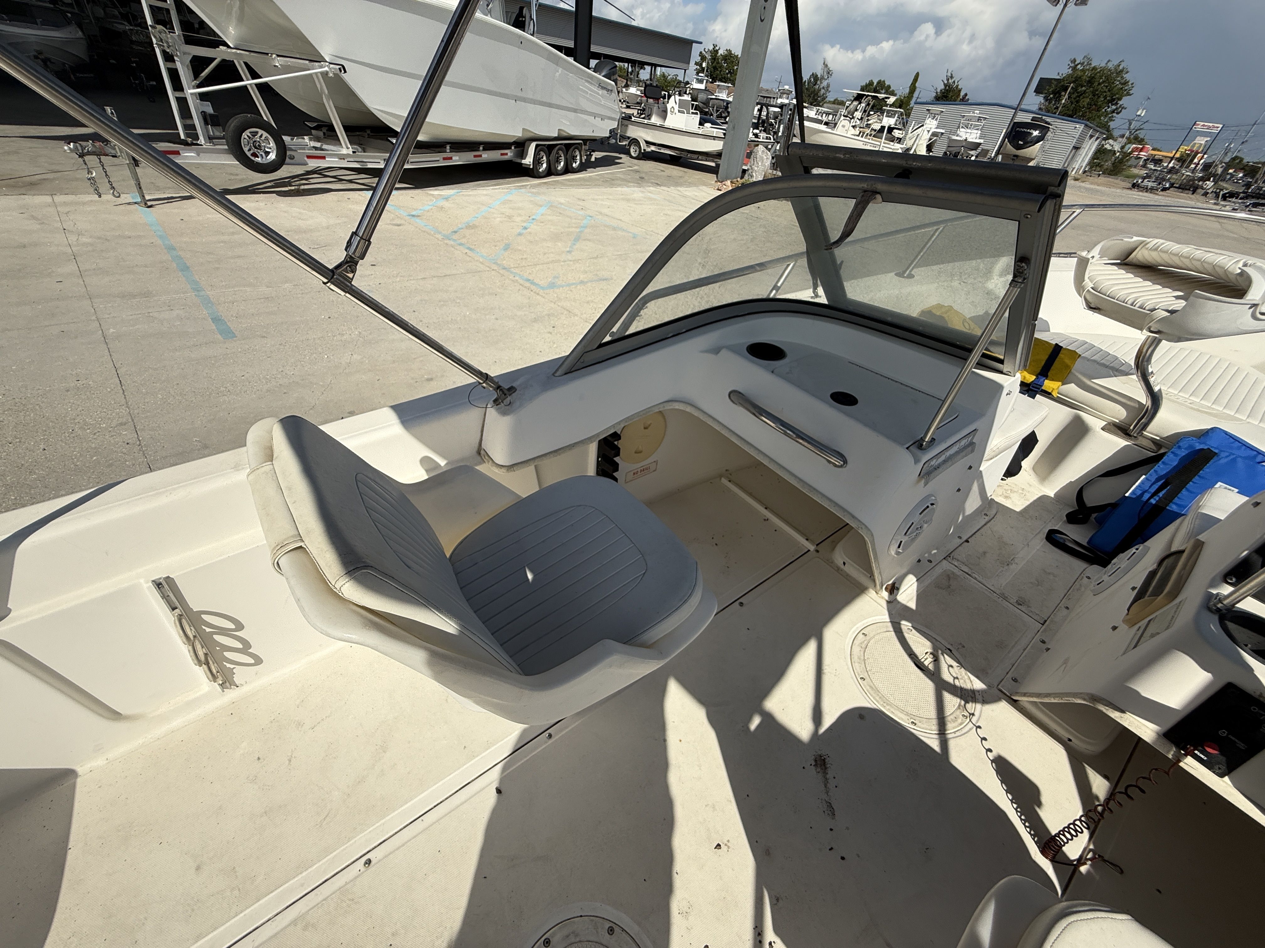 2002 Boston Whaler Ventura 160 - 14