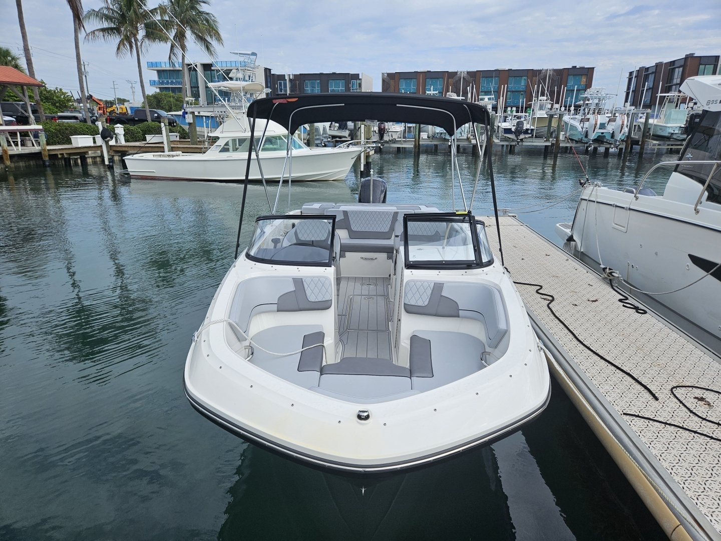 2024 Bayliner VR6 Bowrider OB - Image 2