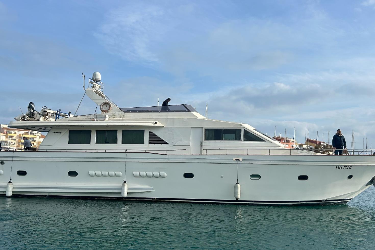 1994 Falcon 76