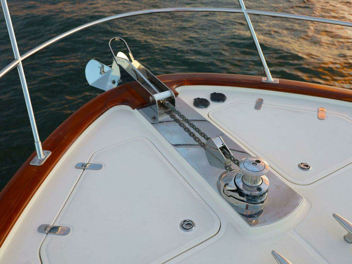 2014 Hunt Yachts — - Image 7