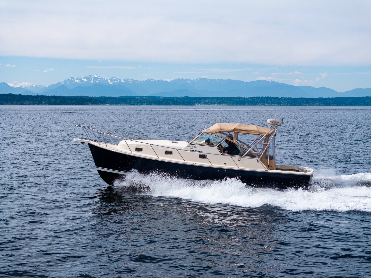 2004 Mainship Pilot 34 - Image 3