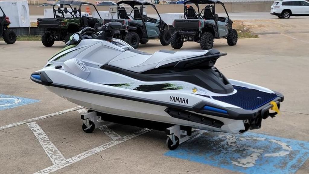 2026 Yamaha WaveRunners VX® Deluxe - 4