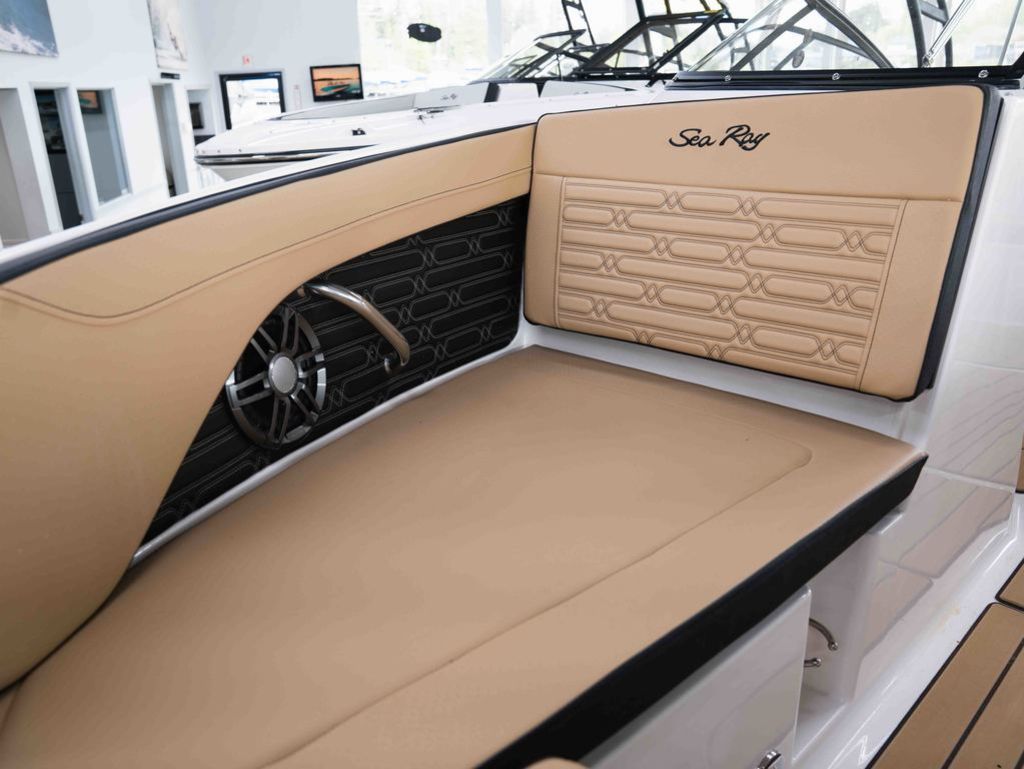 2026 Sea Ray SPX 210 Outboard - 13