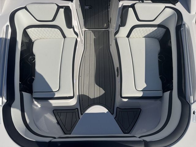 2025 Yamaha Boats 275SE - 11