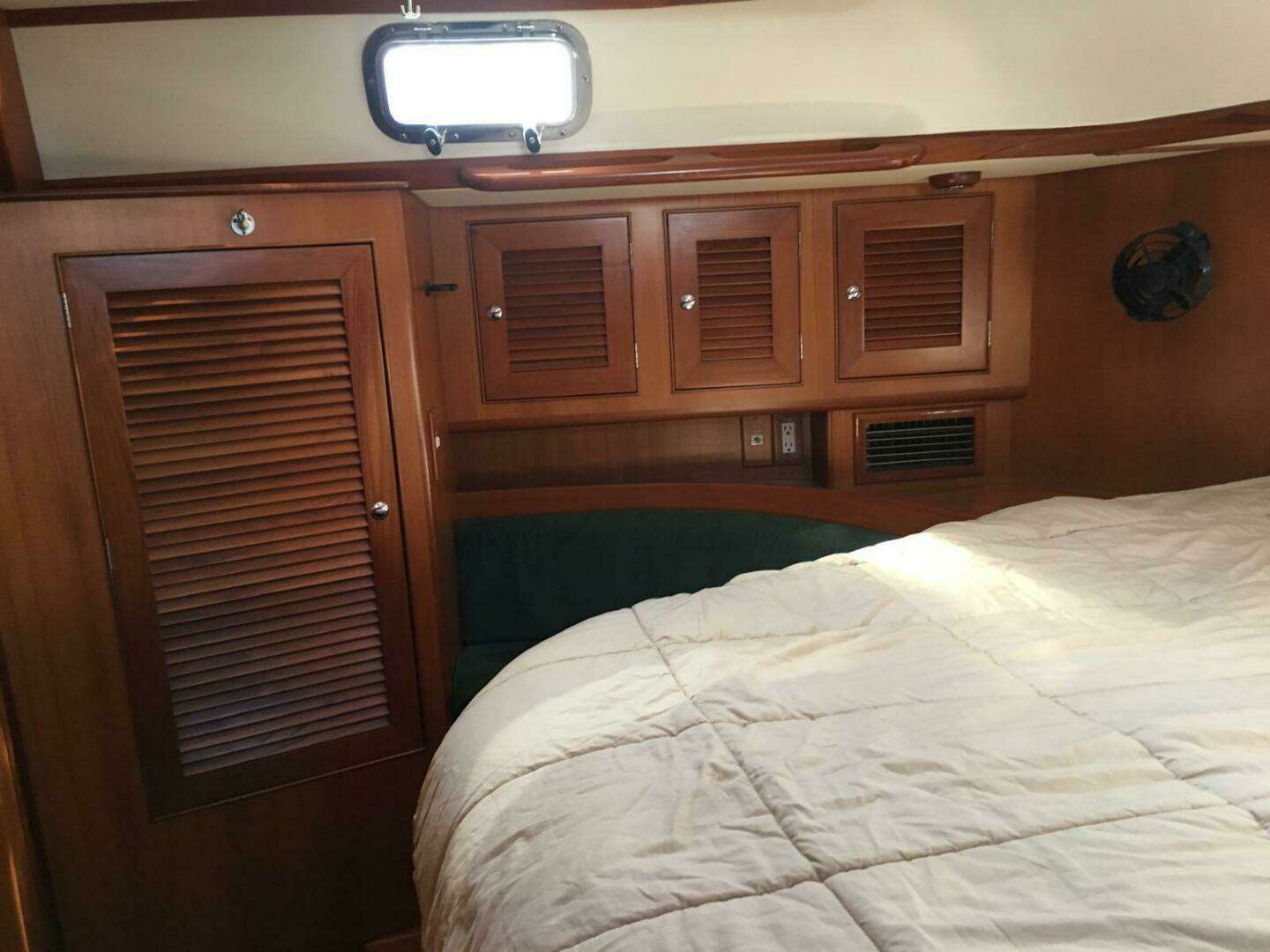 2001 Hylas 49 - Image 11