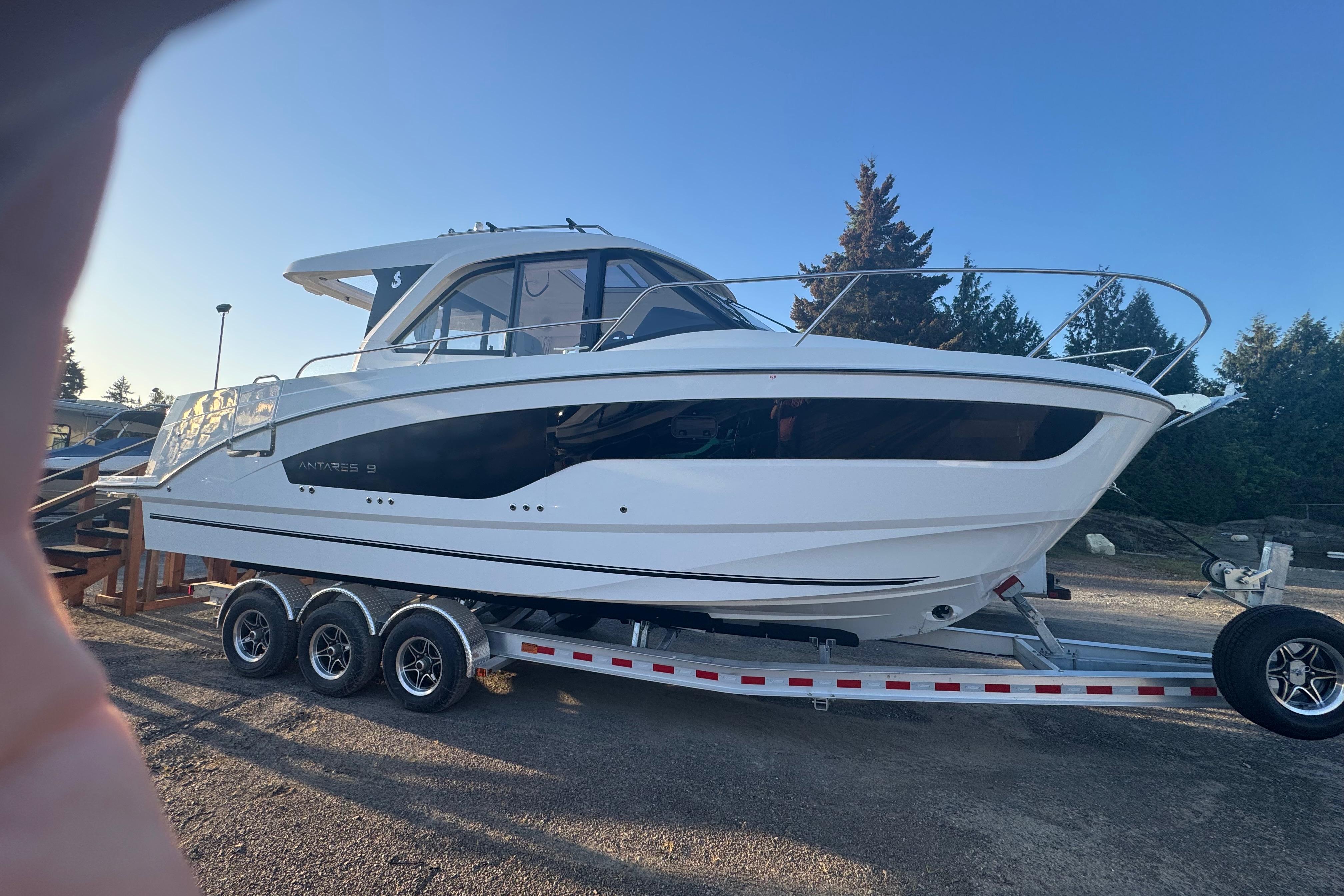 2026 Beneteau Antares 9 V2