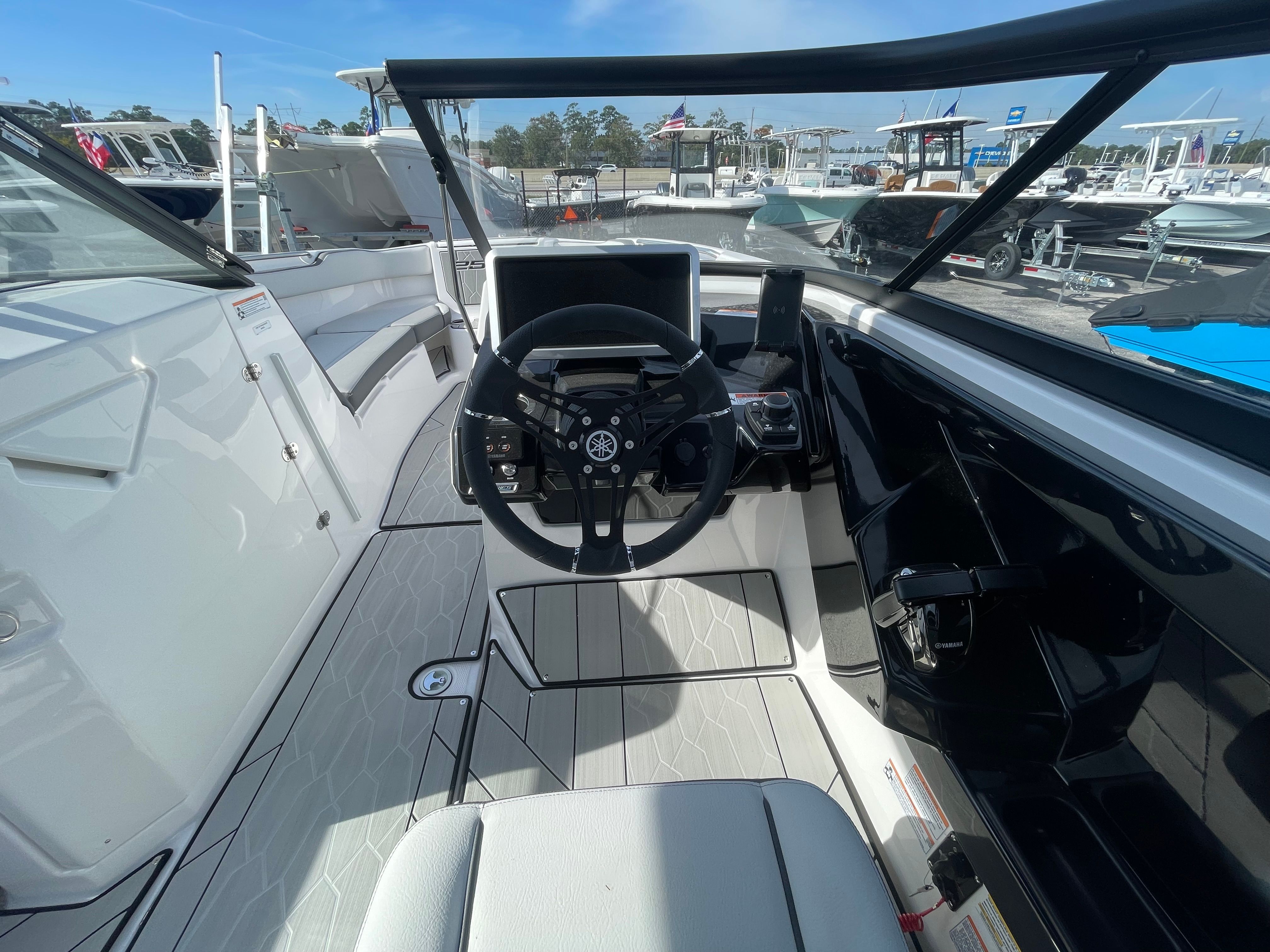 2025 YAMAHA 252 XE - Image 15