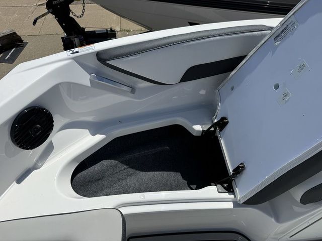 2026 Yamaha Boats 195S - 35