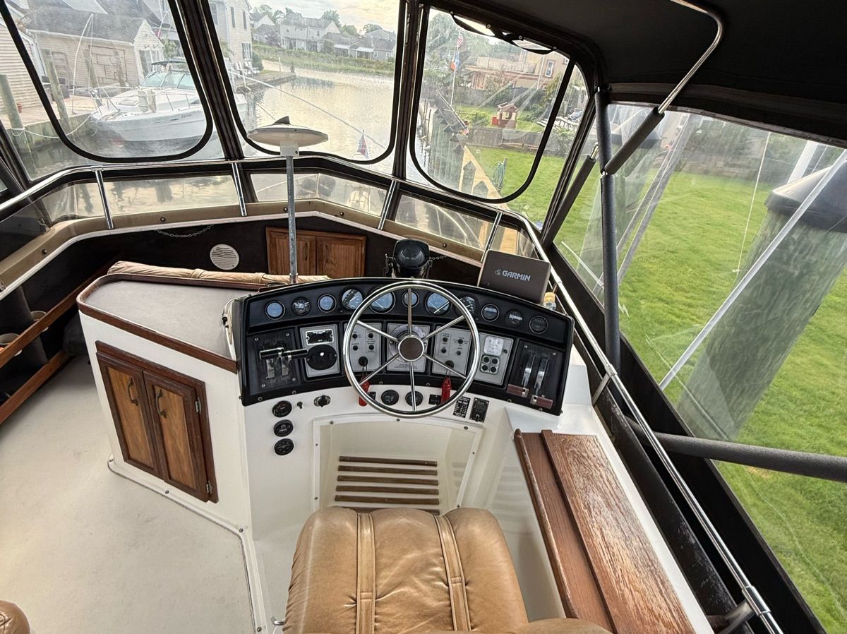 1982 Carver 36 Aft cabin Moter yacht - 8