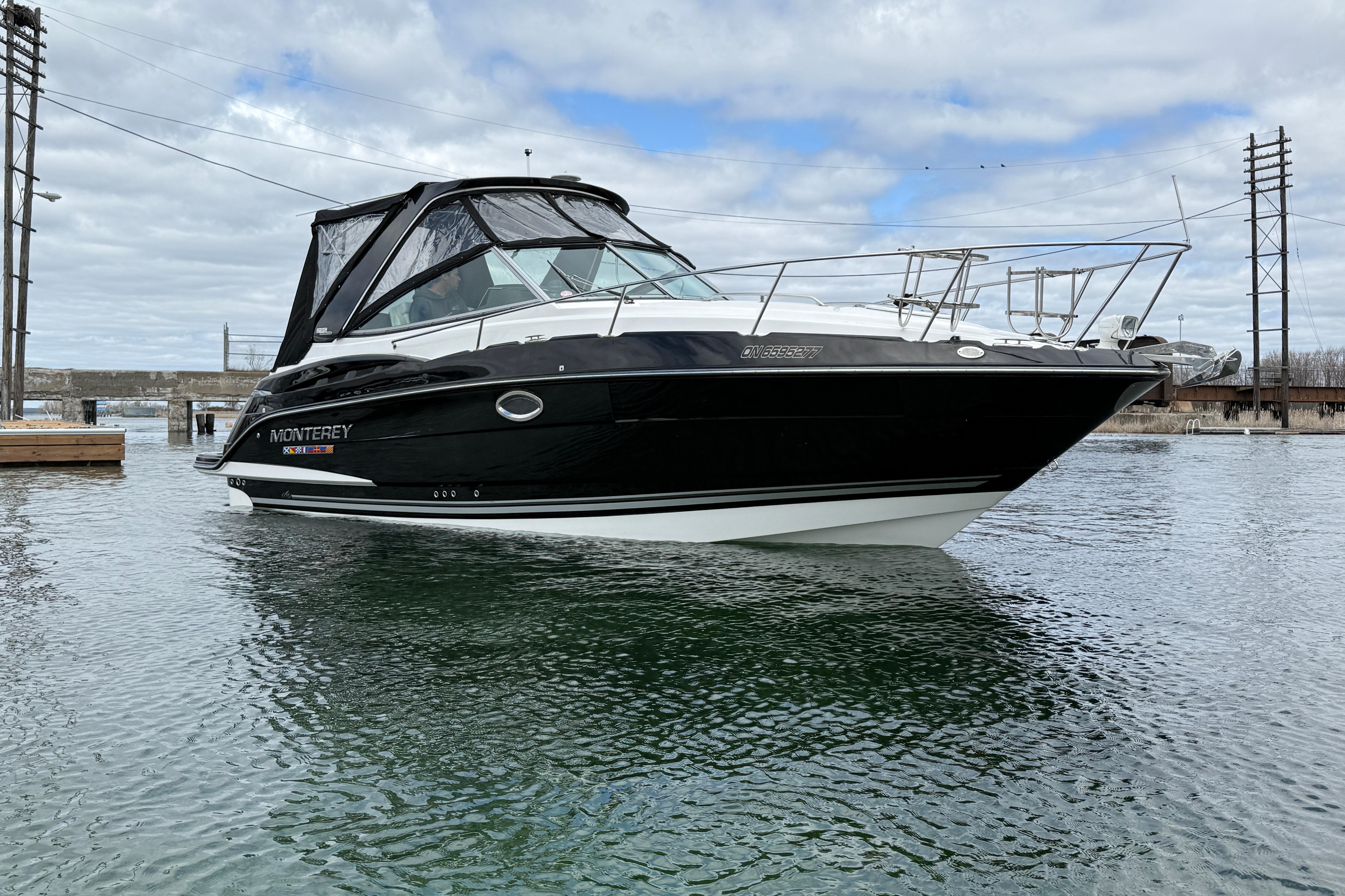 2019 Monterey 295 Sport Yacht