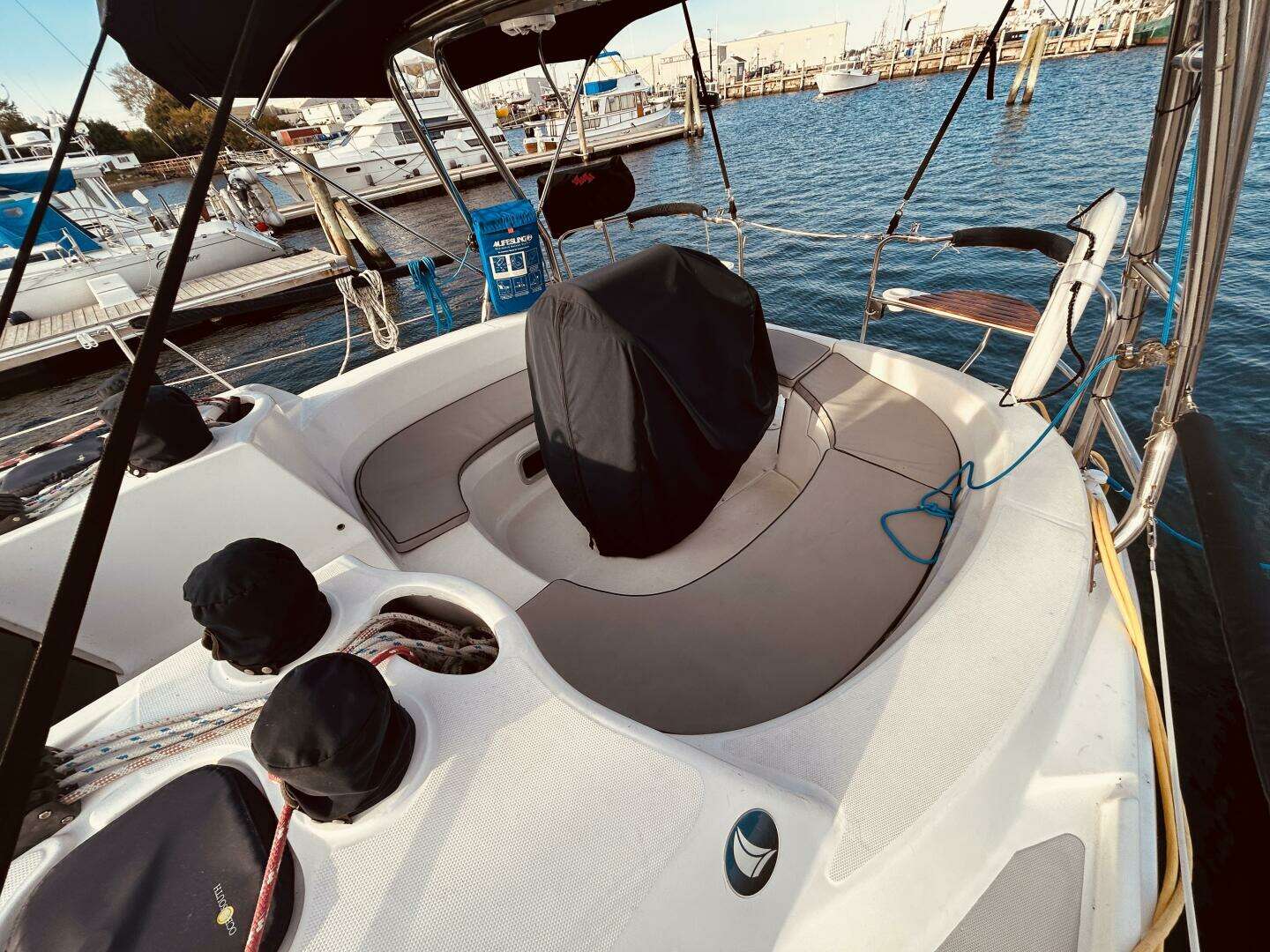 2003 Hunter 386 - Image 5