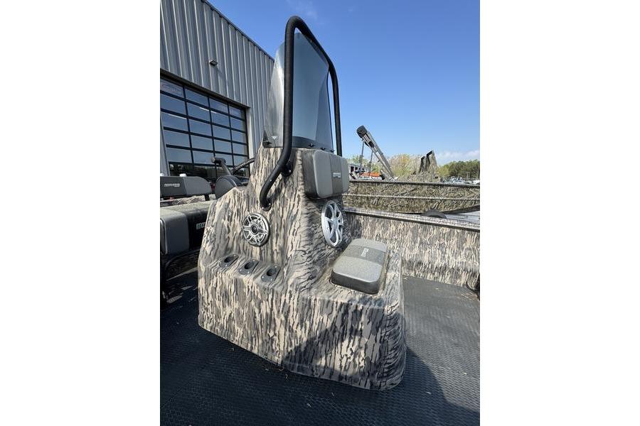 2023 Havoc 1756 MRST boat console with camouflage design and modern features.