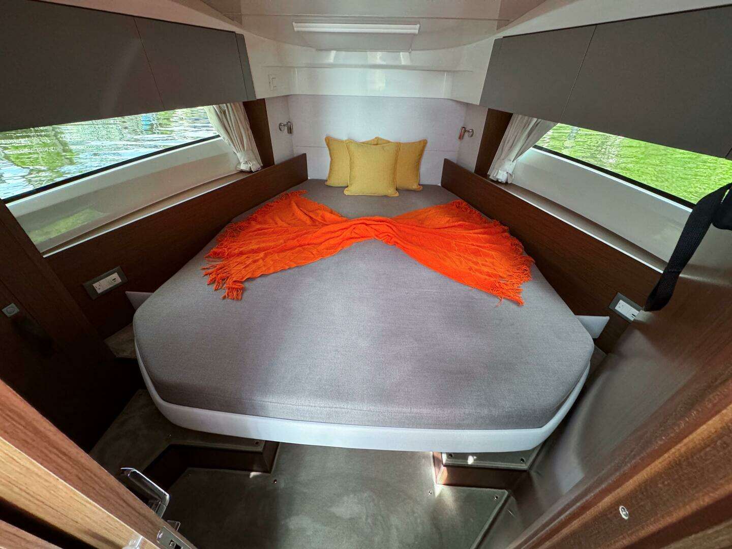 2026 Beneteau Antares 9 - Image 23