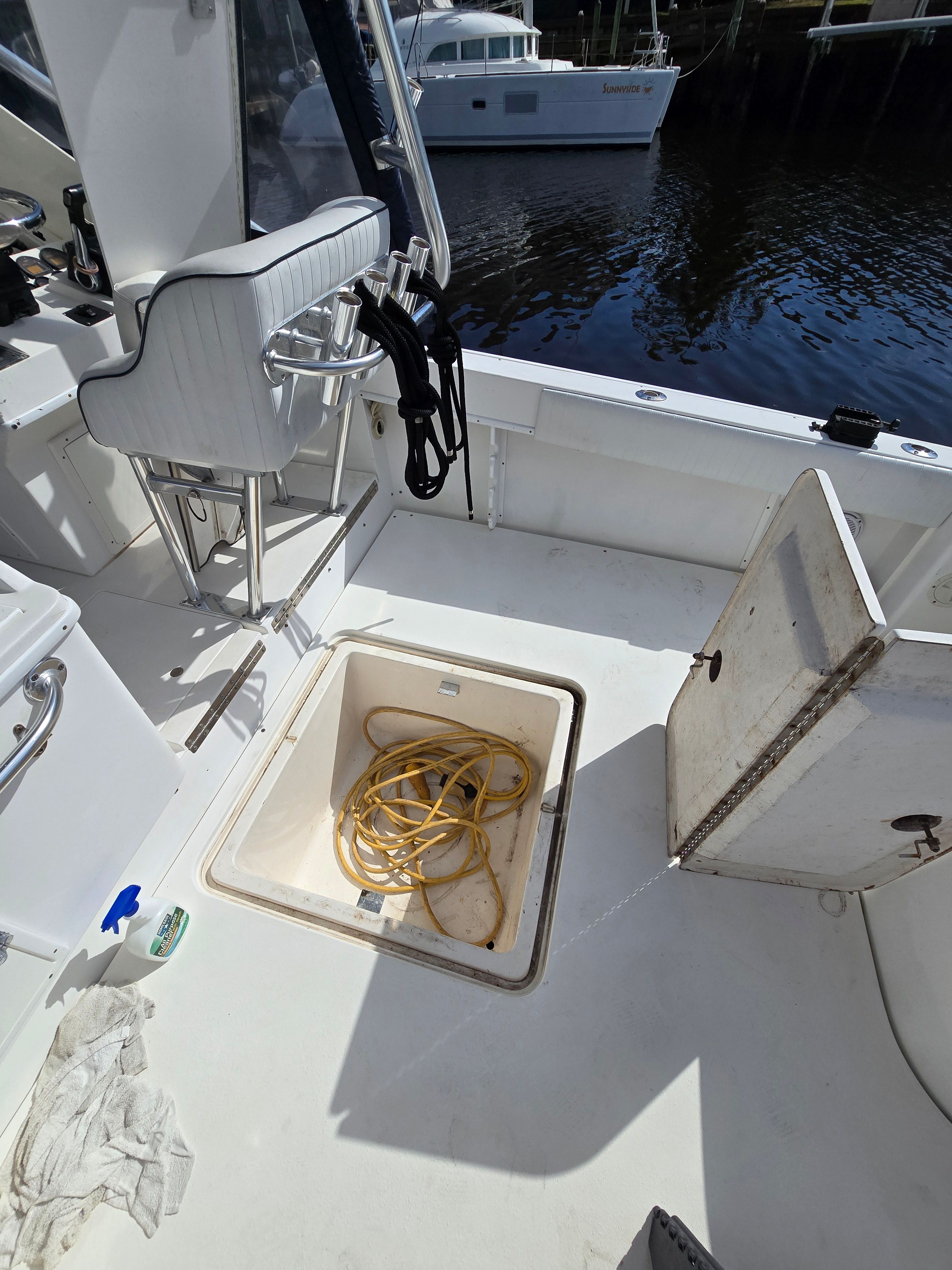 2005 Contender 35SC Express - 30