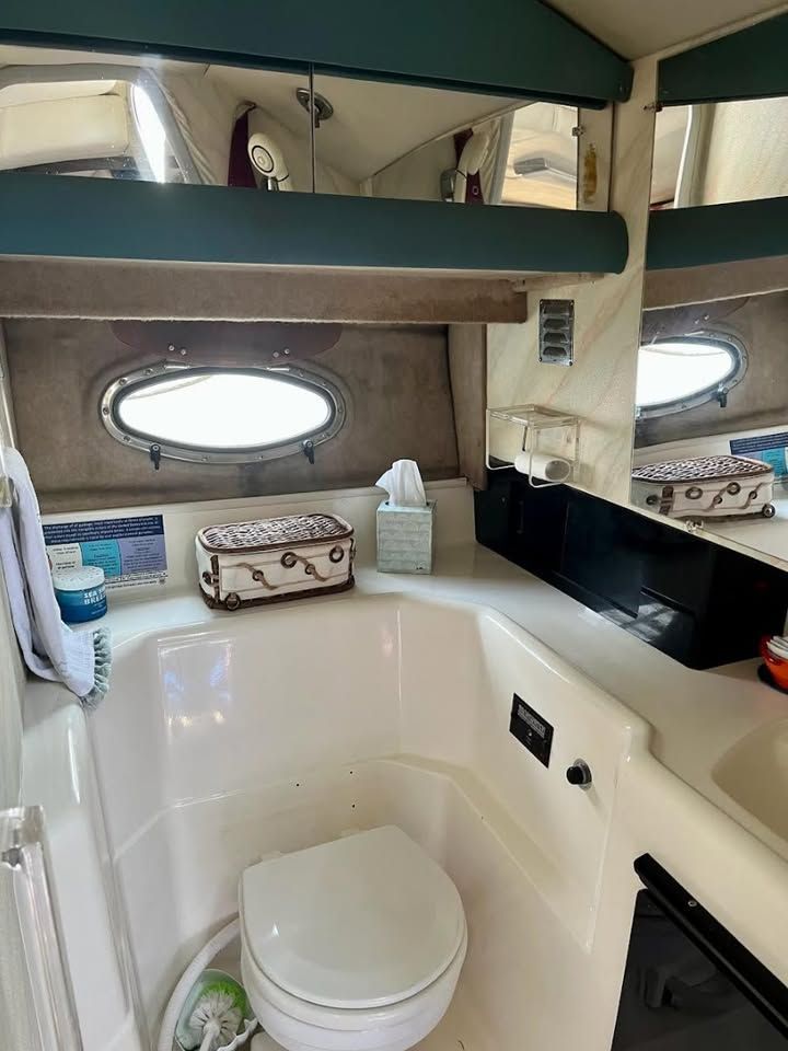 1989 Bayliner 3485 Avanti - 12