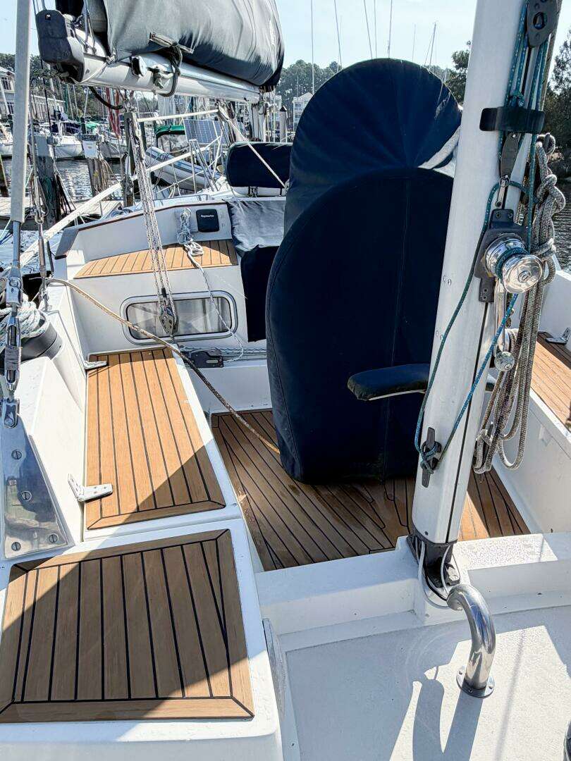 1986 Nauticat 40 Cutter Ketch Pilothouse - Image 23