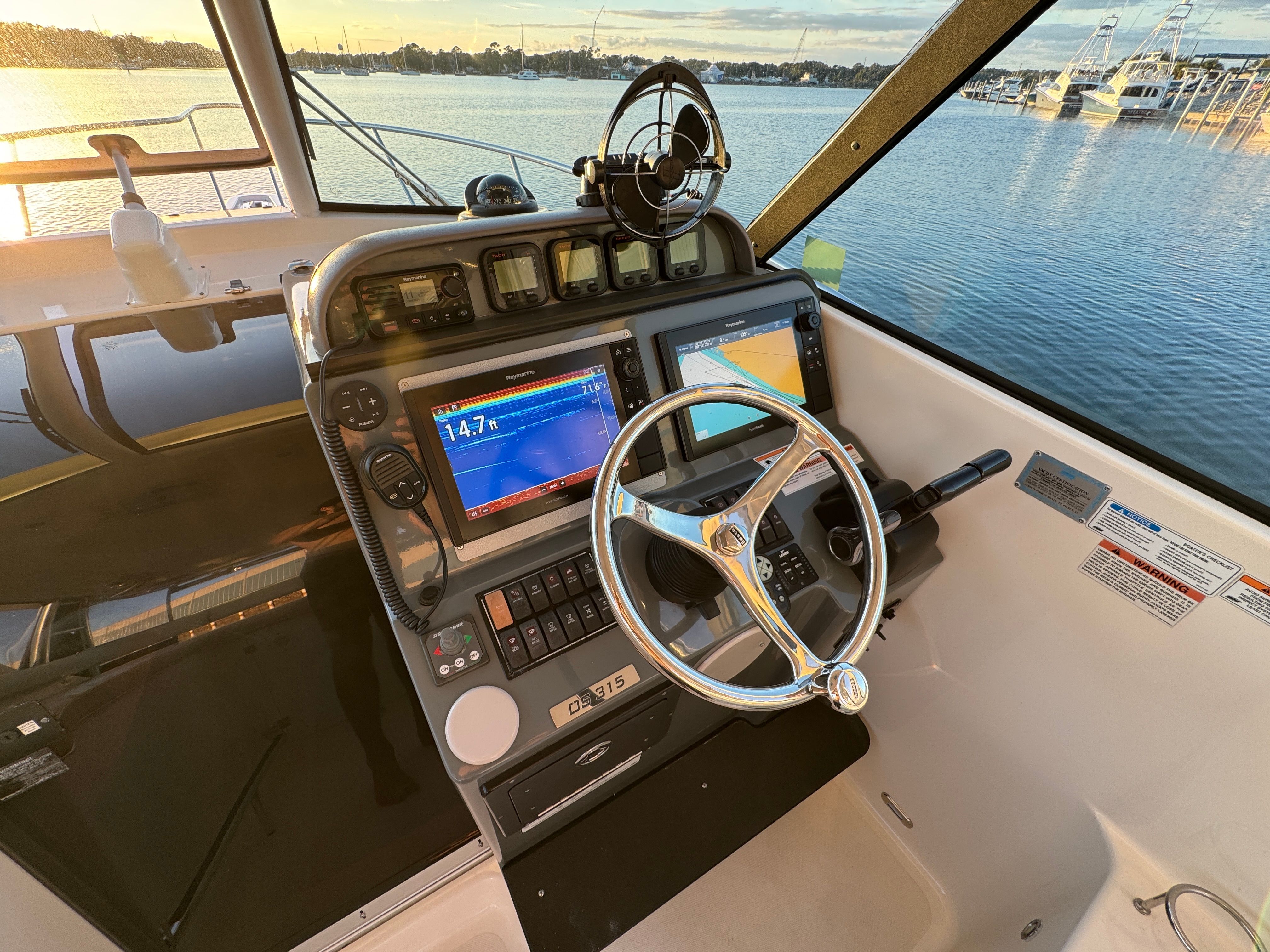 2008 Pursuit OS 315 Offshore - 25