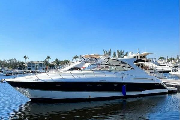 2011 Cruisers Yachts 560 Express