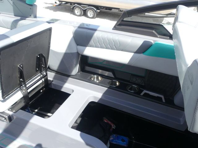 2022 Malibu M220 - 37