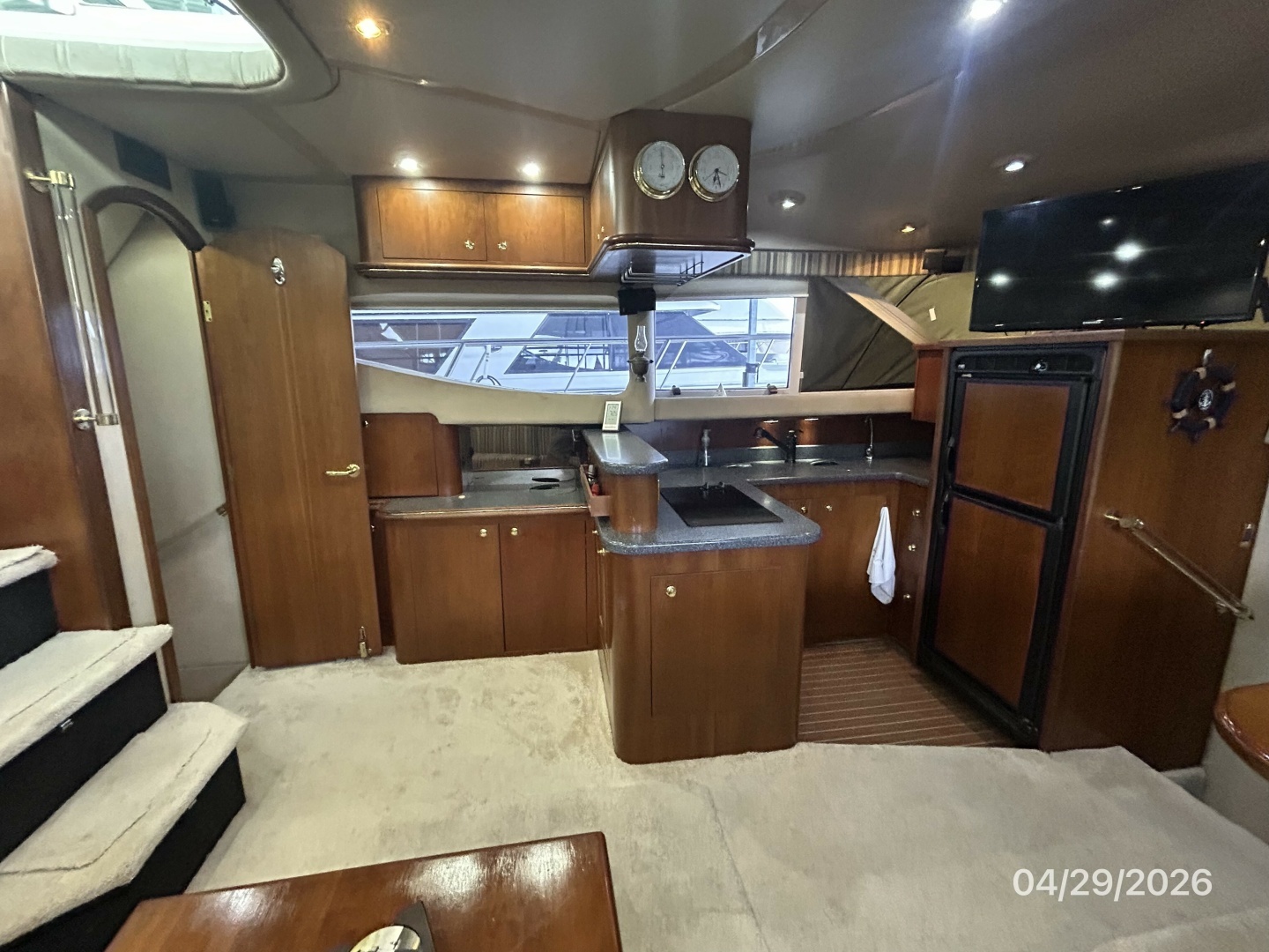 2000 Cruisers Yachts 4450 - Image 33