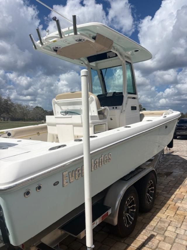2022 Everglades 253 Center Console - 2