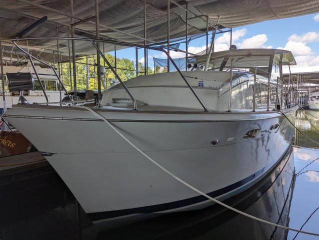 1972 Chris-Craft 410 Commander