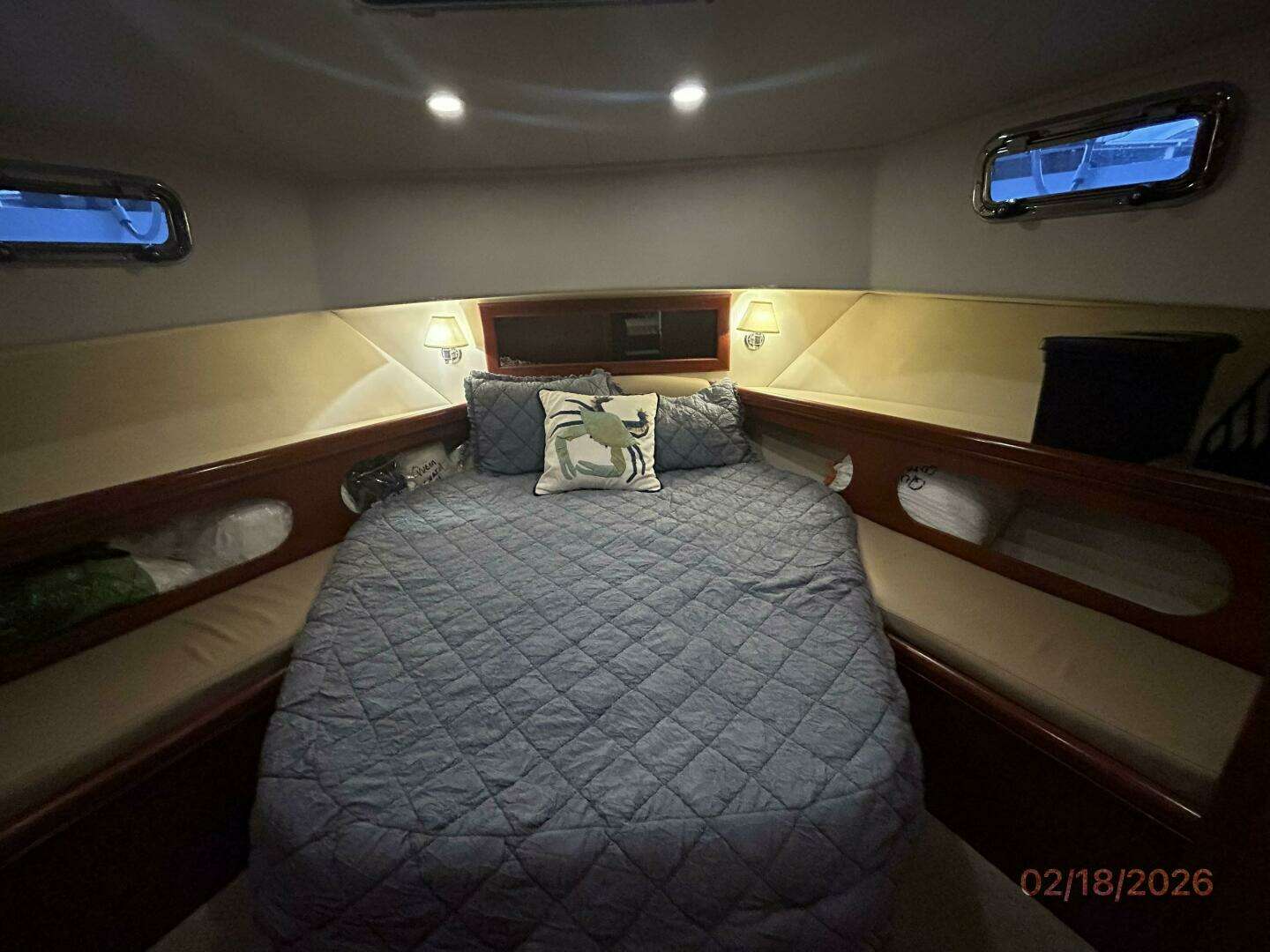 2004 Mainship 430 - Image 62
