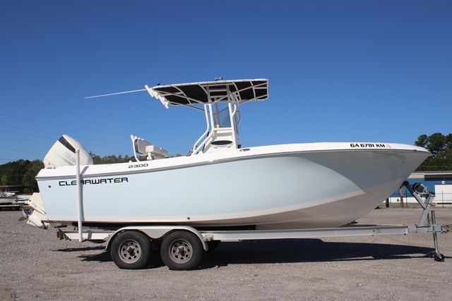 2023 Clearwater 2300 Center Console