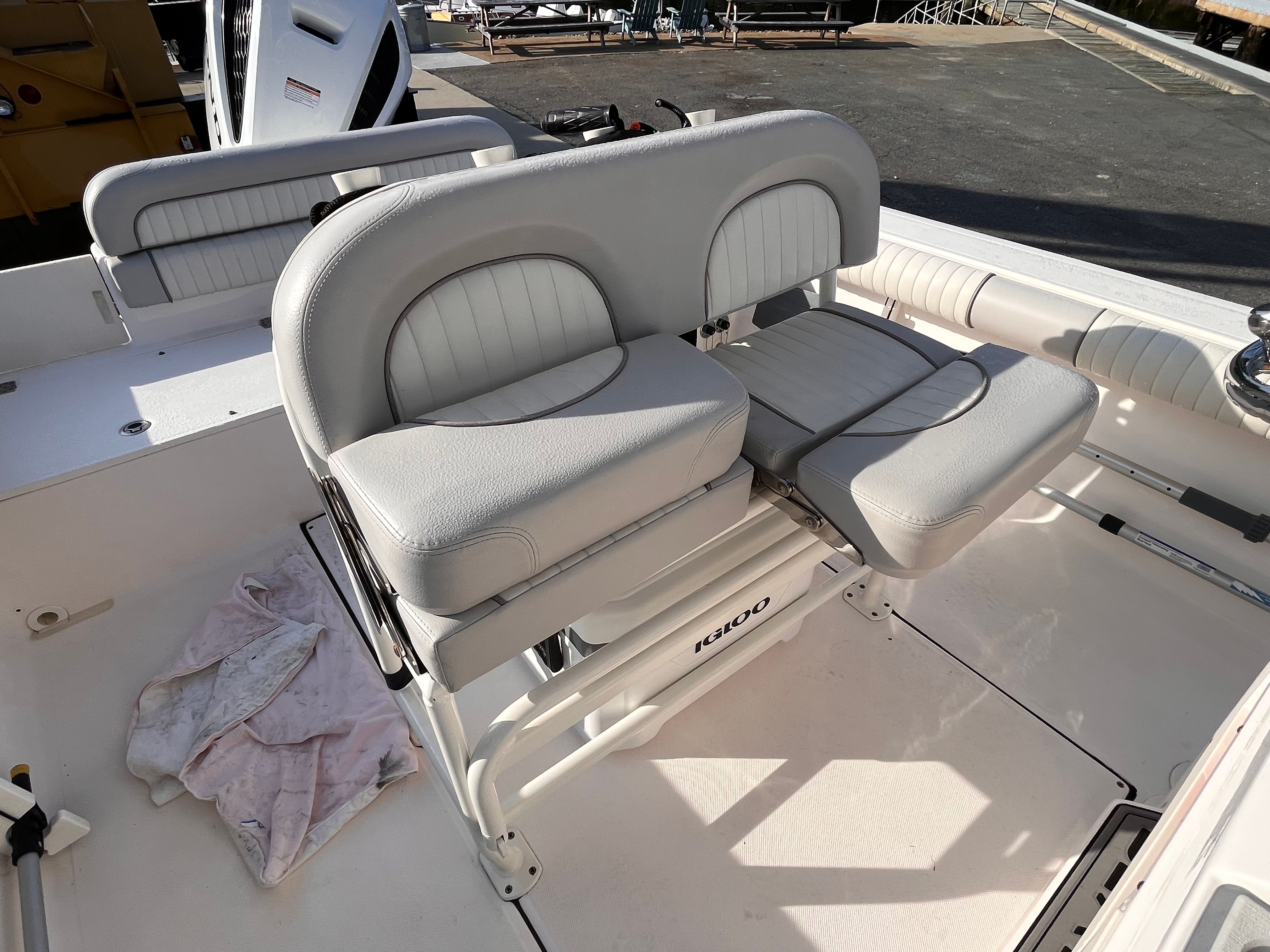 2019 Sea Born LX24 Center Console - 8