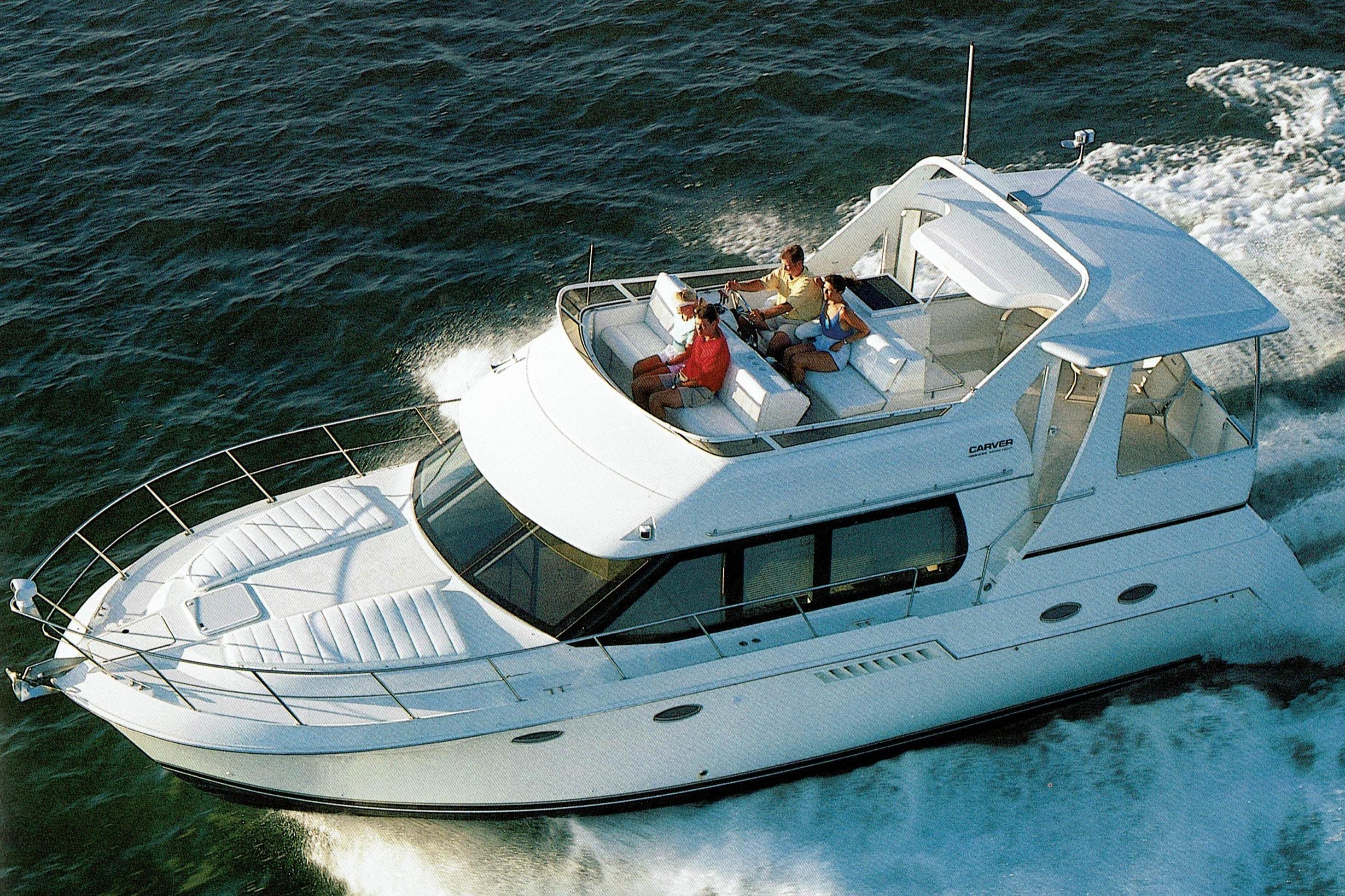 2001 Carver 406 Aft Cabin Motor Yacht